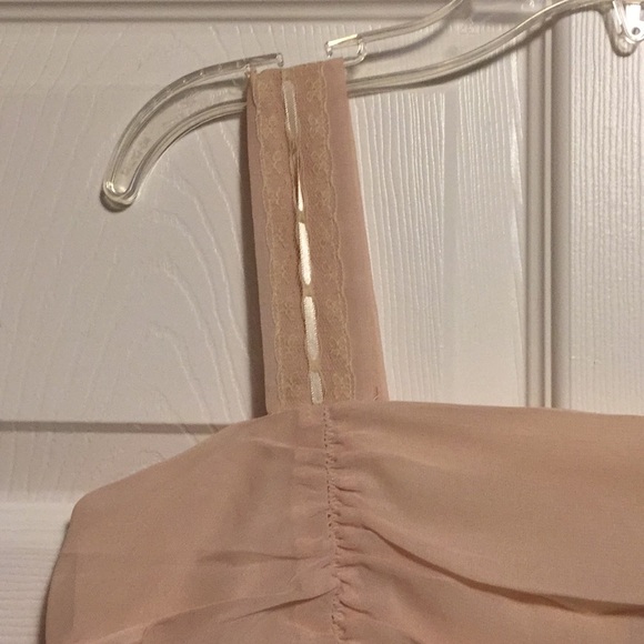 Nice Claup Flowy Peach Dress with Flower Rimming - Picture 4 of 9